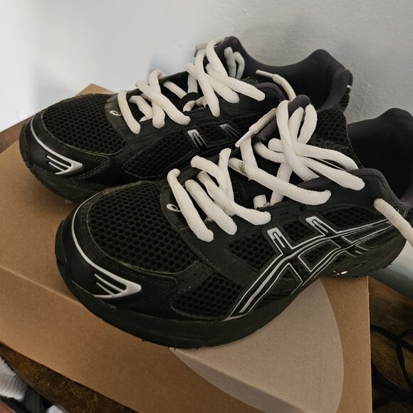 Asics - Picture 1 of 5